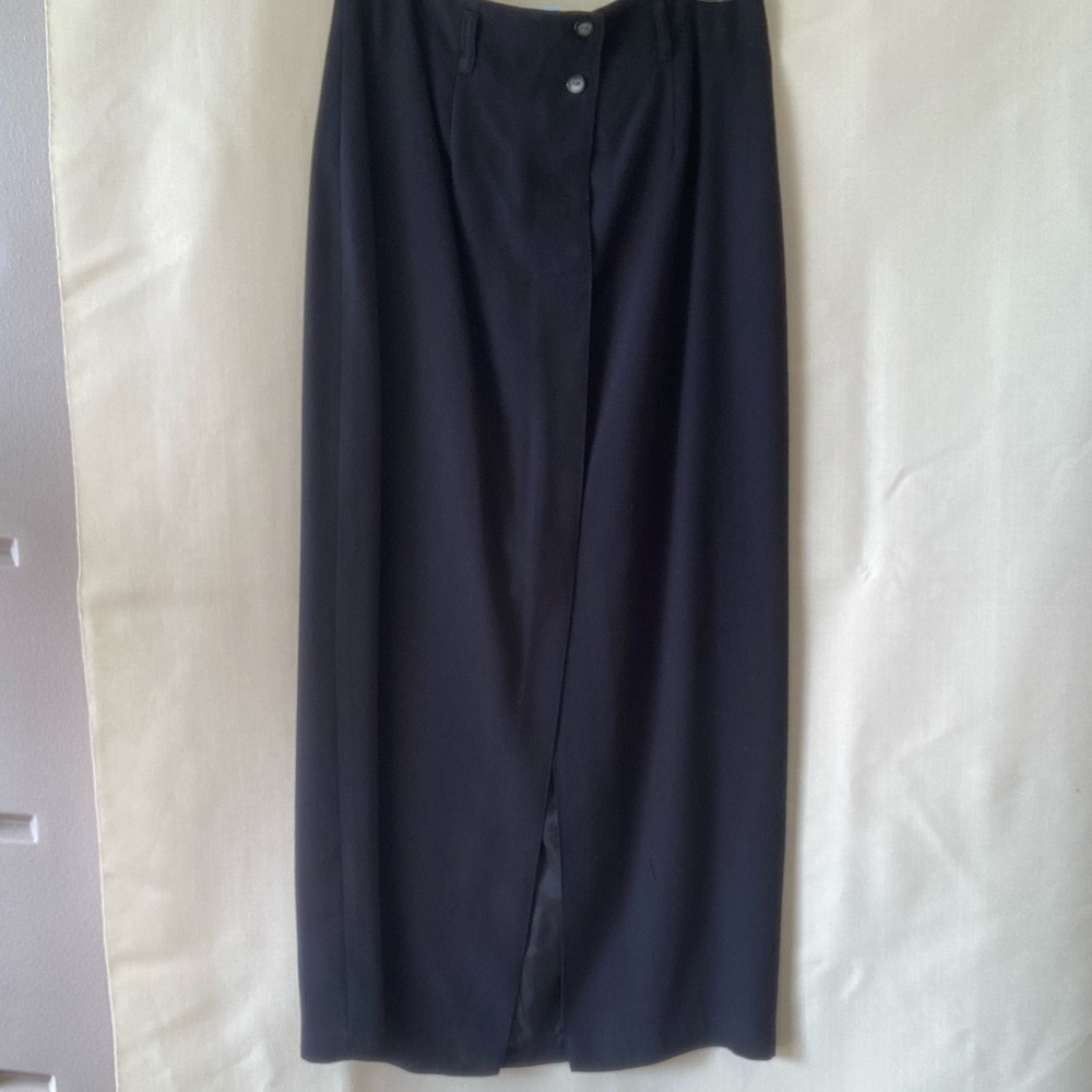 Jay Jacobs maxi length skirt size 7/8 in black. EUC